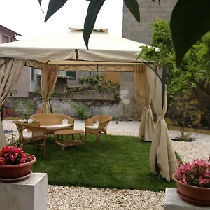 Bed & Breakfast Mundè, Oliena